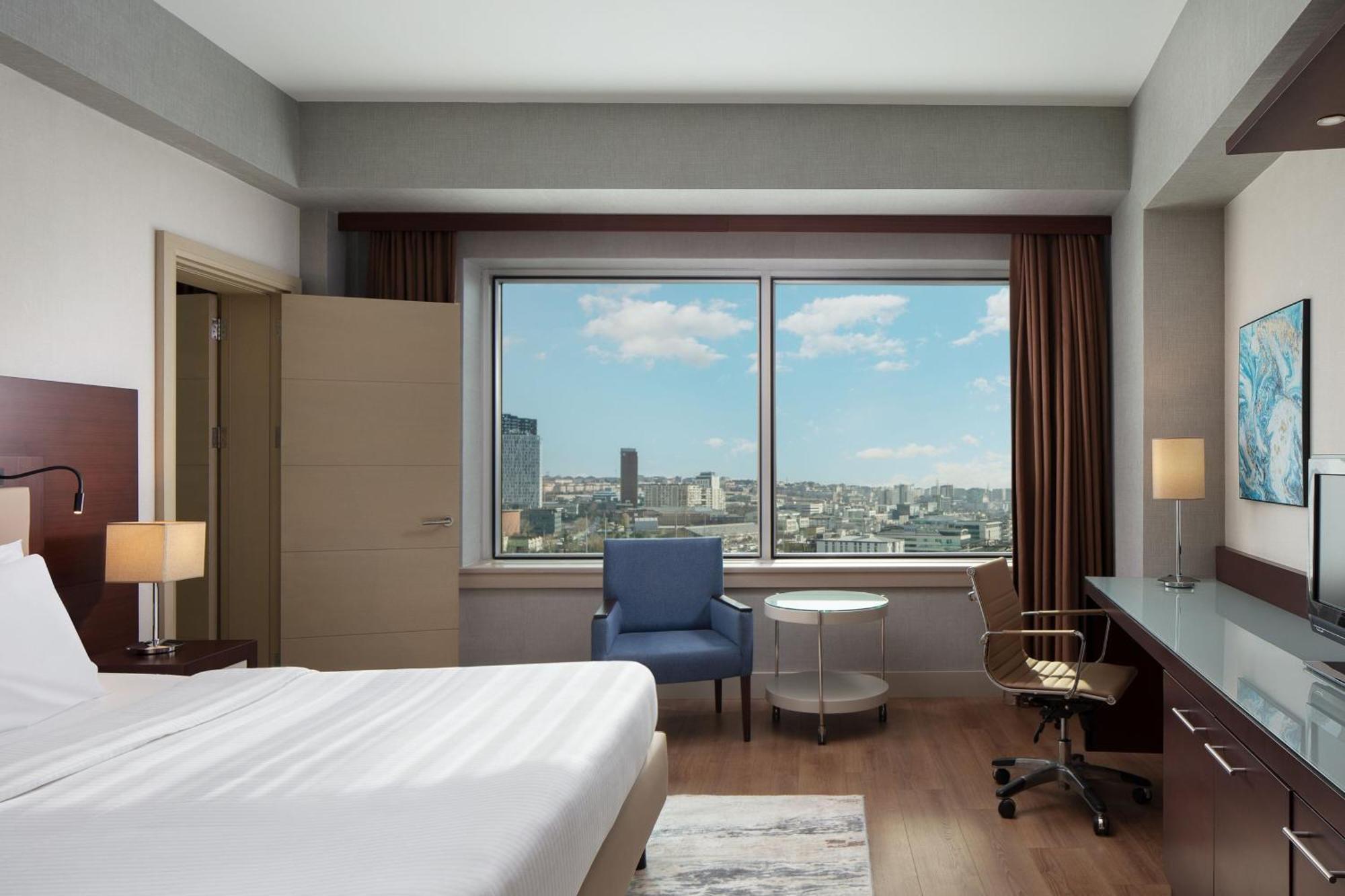 Delta Hotels By Marriott Istanbul West Bagian luar foto