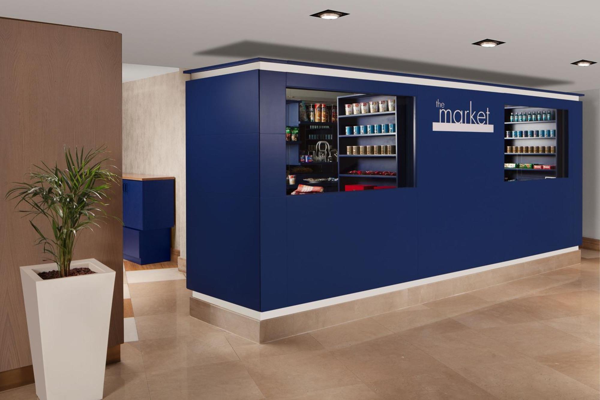 Delta Hotels By Marriott Istanbul West Bagian luar foto