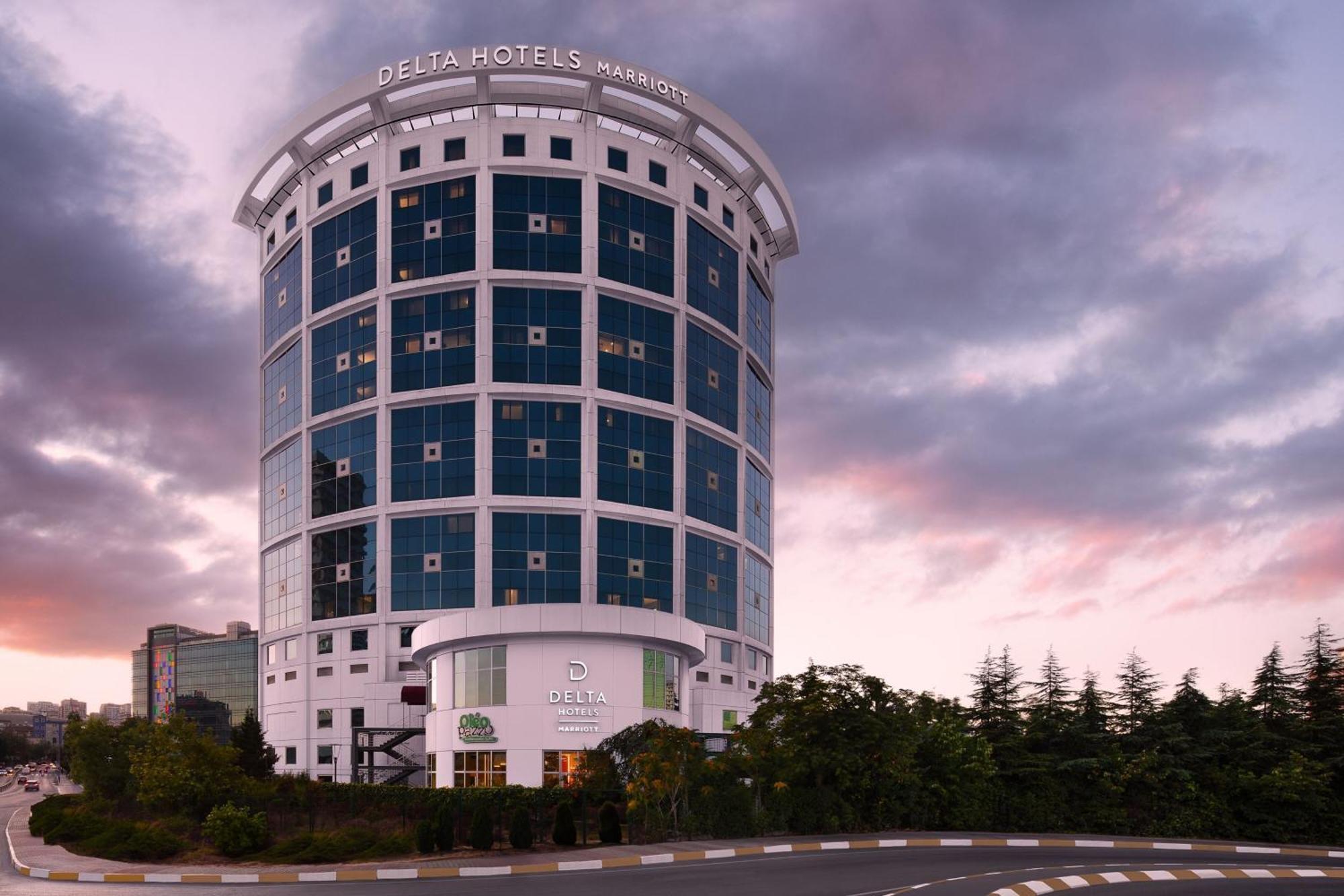 Delta Hotels By Marriott Istanbul West Bagian luar foto
